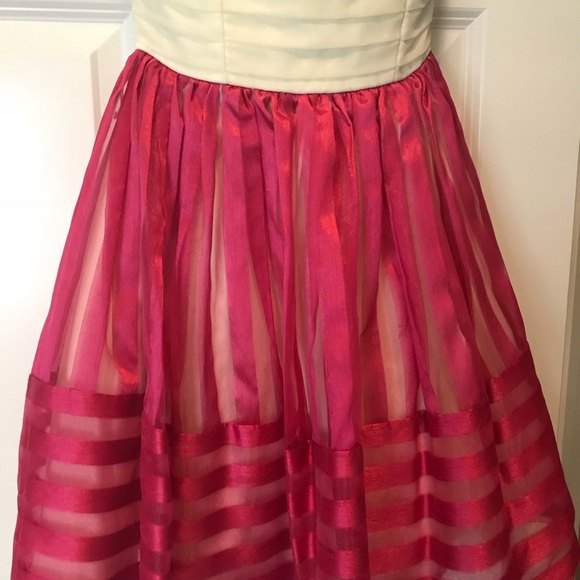 Short formal dress by Betsy Johnson - Picture 3 of 6